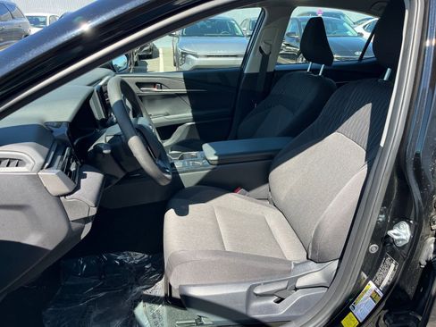 Used 2025 Toyota Camry LE image 35