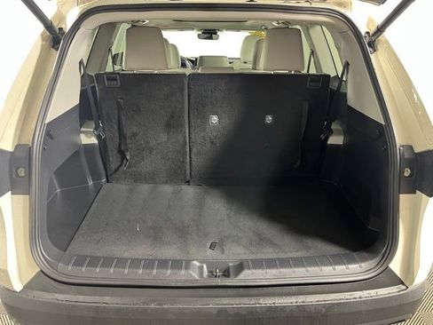 Used 2024 Toyota Grand Highlander XLE image 40