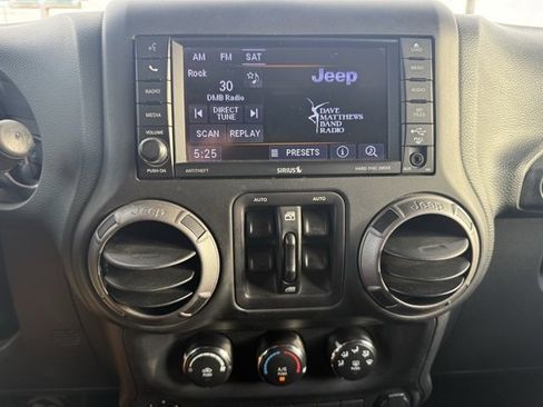 Used 2018 Jeep Wrangler Unlimited Sport S image 18
