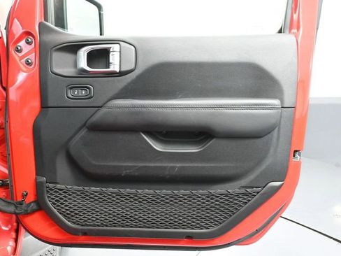 Used 2021 Jeep Wrangler Unlimited Sahara image 44