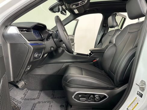 New 2025 Jeep Grand Cherokee Overland w/ Luxury Tech Group IV image 13