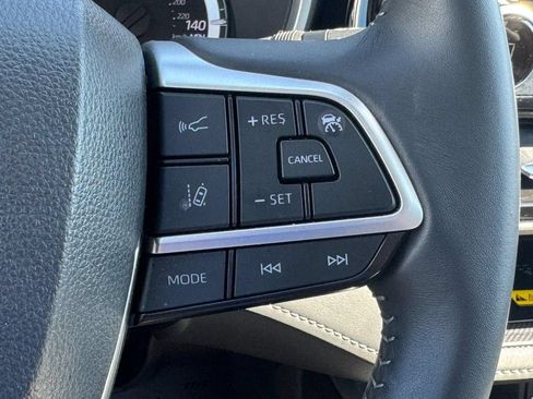 Certified 2026 Toyota Highlander XLE AWD/4WD image 28