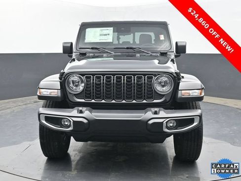 Used 2025 Jeep Gladiator Sport w/ Premium Package AWD/4WD image 11