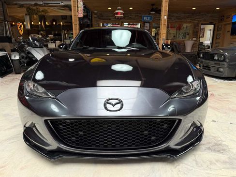 Used 2019 MAZDA MX-5 Miata RF Club RWD image 3