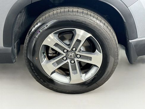 Certified 2025 Honda Pilot EX-L image 9