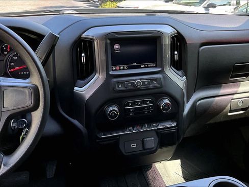 Used 2020 Chevrolet Silverado 1500 Custom w/ Custom Value Package image 7