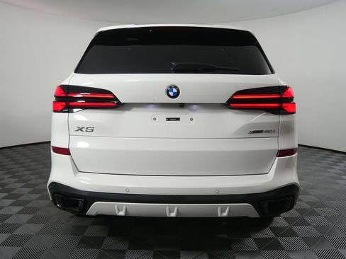 Used 2026 BMW X5 xDrive40i w/ M Sport Package AWD/4WD image 4