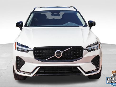 Used 2024 Volvo XC60 B5 Core AWD/4WD image 2