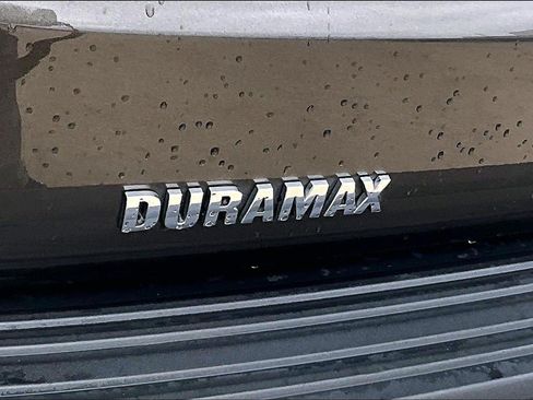Used 2021 Chevrolet Suburban Premier AWD/4WD image 32