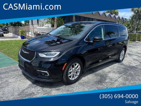 Used 2024 Chrysler Pacifica Touring-L FWD image 1