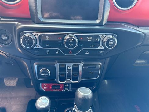 Used 2020 Jeep Gladiator Rubicon image 8