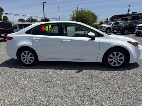 Used 2023 Toyota Corolla LE FWD image 4