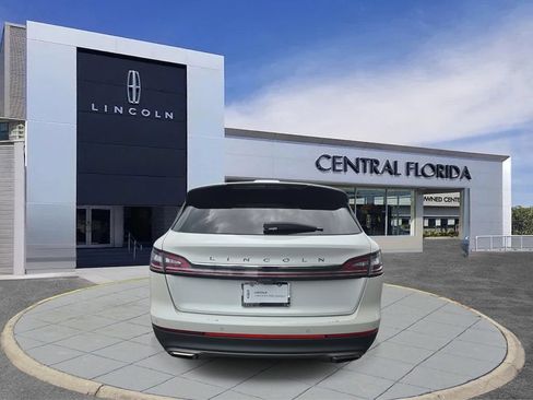 Certified 2023 Lincoln Nautilus FWD image 5