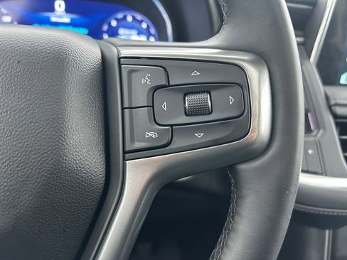 Used 2024 Chevrolet Suburban Z71 image 18