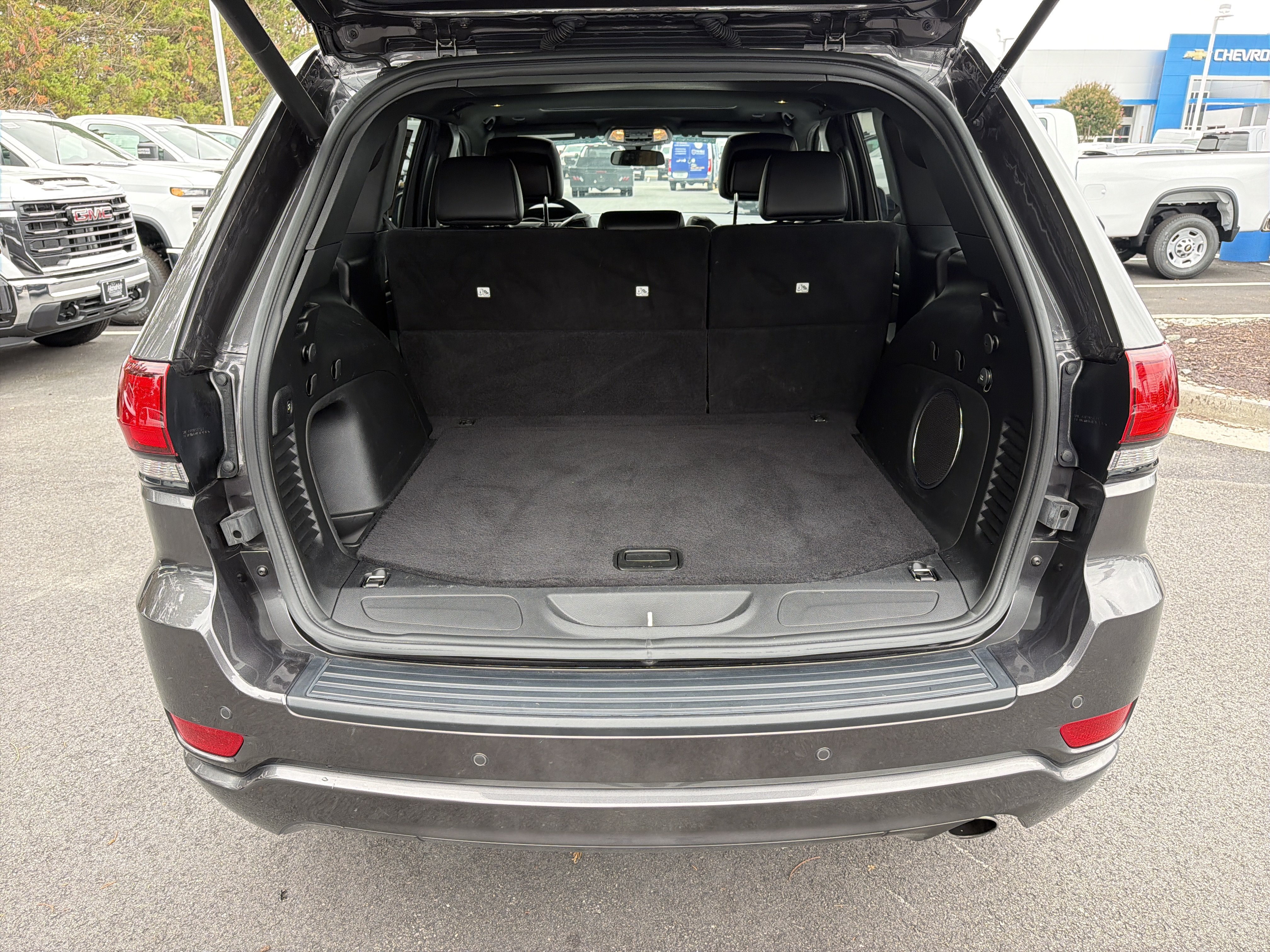 Used 2021 Jeep Grand Cherokee Laredo X AWD/4WD image 34