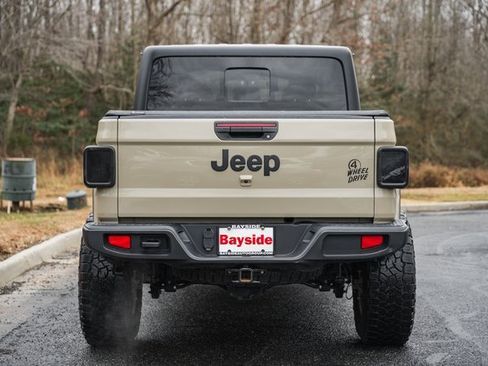 Used 2022 Jeep Gladiator Willys image 6