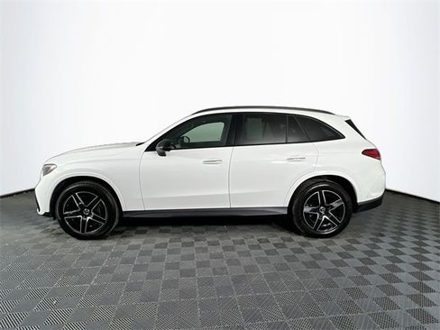Used 2024 Mercedes-Benz GLC 300 4MATIC image 3