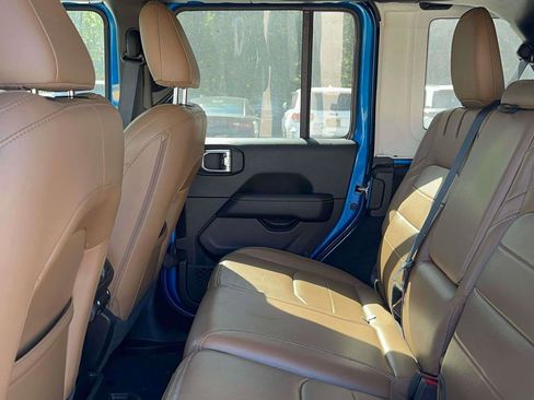 Used 2023 Jeep Wrangler Unlimited Sahara image 10