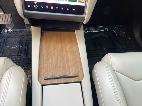 Used 2018 Tesla Model X 100D image 30