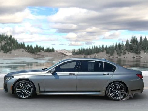 Used 2022 BMW 750i xDrive 750i xDrive Sedan 4D image 4