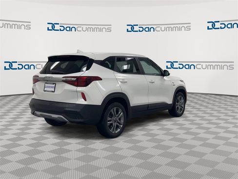 Used 2023 Kia Seltos LX image 8