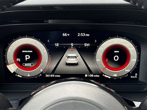 Used 2023 Nissan Pathfinder Platinum image 32