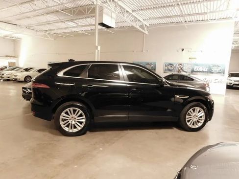Used 2017 Jaguar F-PACE Prestige image 8