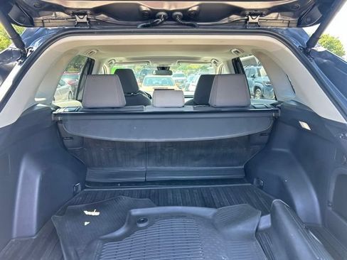 Used 2025 Toyota RAV4 XLE w/ Convenience Package AWD/4WD image 10