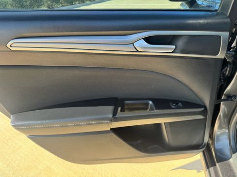 Used 2018 Ford Fusion SE image 34