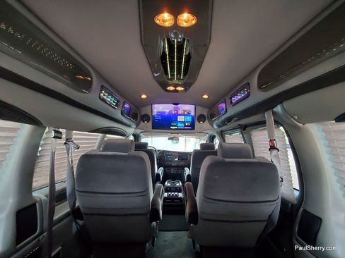 Used 2015 GMC Savana 2500 image 30