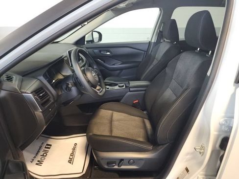 Used 2024 Nissan Rogue SV AWD/4WD image 12