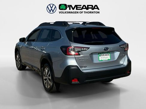Used 2023 Subaru Outback Premium AWD/4WD image 3