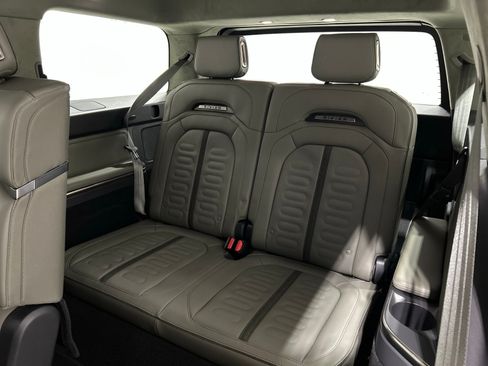 Used 2023 Rivian R1S Adventure AWD/4WD image 22