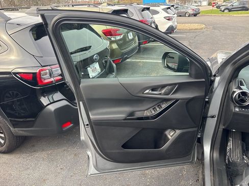 Used 2025 Chevrolet Equinox LT w/ Convenience Package II image 17