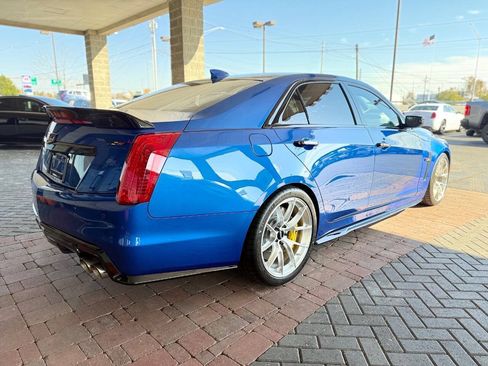 Used 2018 Cadillac CTS V w/ Luxury Package RWD image 16