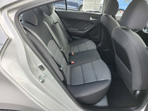 Used 2018 Kia Forte LX w/ LX Popular Package image 17