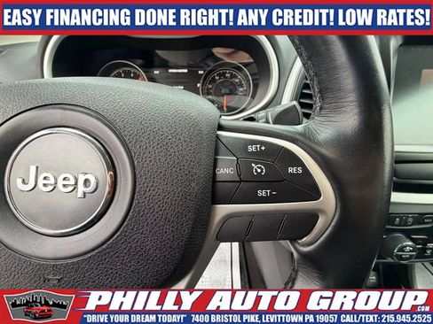 Used 2016 Jeep Cherokee Trailhawk w/ Comfort & Convenience Group AWD/4WD image 27