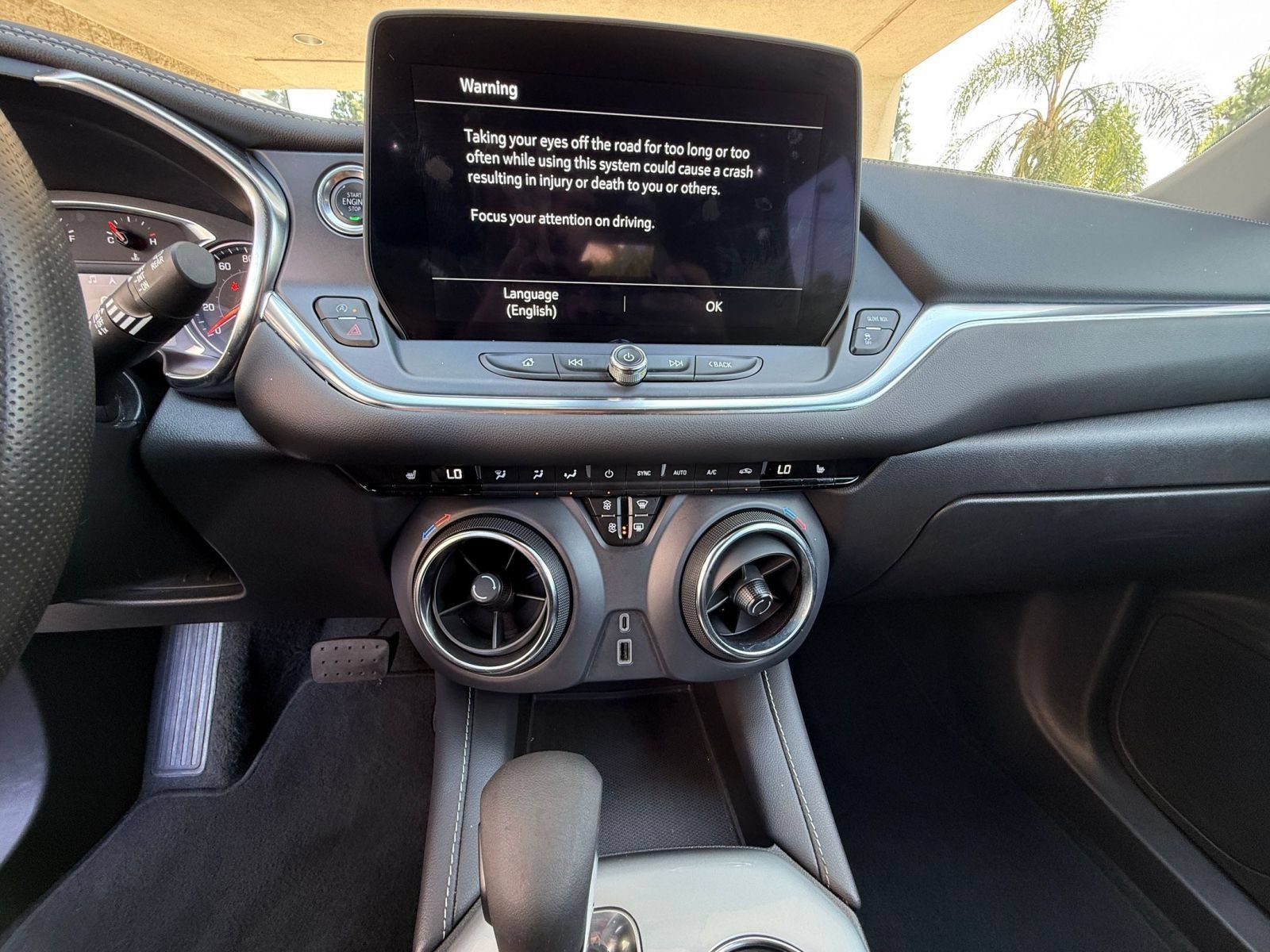 Used 2025 Chevrolet Blazer LT FWD image 16