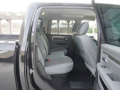 Used 2019 RAM 1500 Big Horn image 25