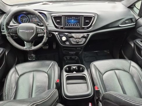 Used 2019 Chrysler Pacifica Touring Plus w/ S Appearance Package FWD image 25