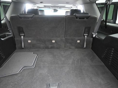 Used 2019 Chevrolet Suburban LT AWD/4WD image 18