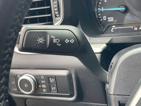 Used 2022 Ford Explorer XLT w/ Equipment Group 202A image 37