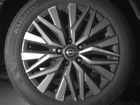 Used 2025 Nissan Altima 2.5 SV FWD image 18