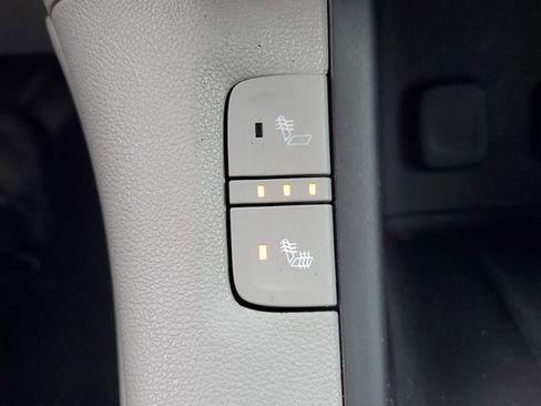 Used 2019 GMC Acadia SLT w/ LPO, Floor Liner Package image 29