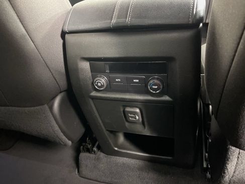 Certified 2023 Chevrolet Traverse LT FWD image 8