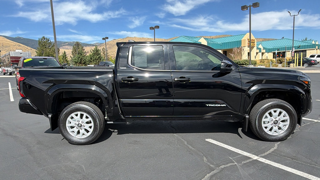 Certified 2025 Toyota Tacoma SR5 AWD/4WD image 2