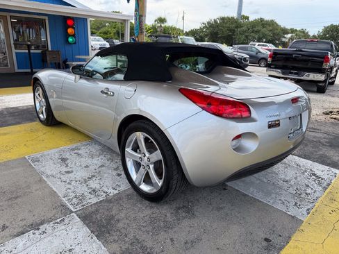 Used 2006 Pontiac Solstice Convertible w/ Premium Package RWD image 7