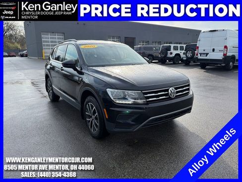 Used 2020 Volkswagen Tiguan SE image 1