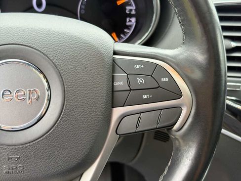 Used 2020 Jeep Grand Cherokee Overland AWD/4WD image 22