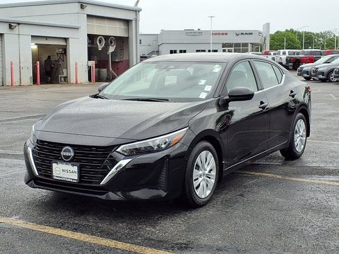 Certified 2024 Nissan Sentra S FWD image 2